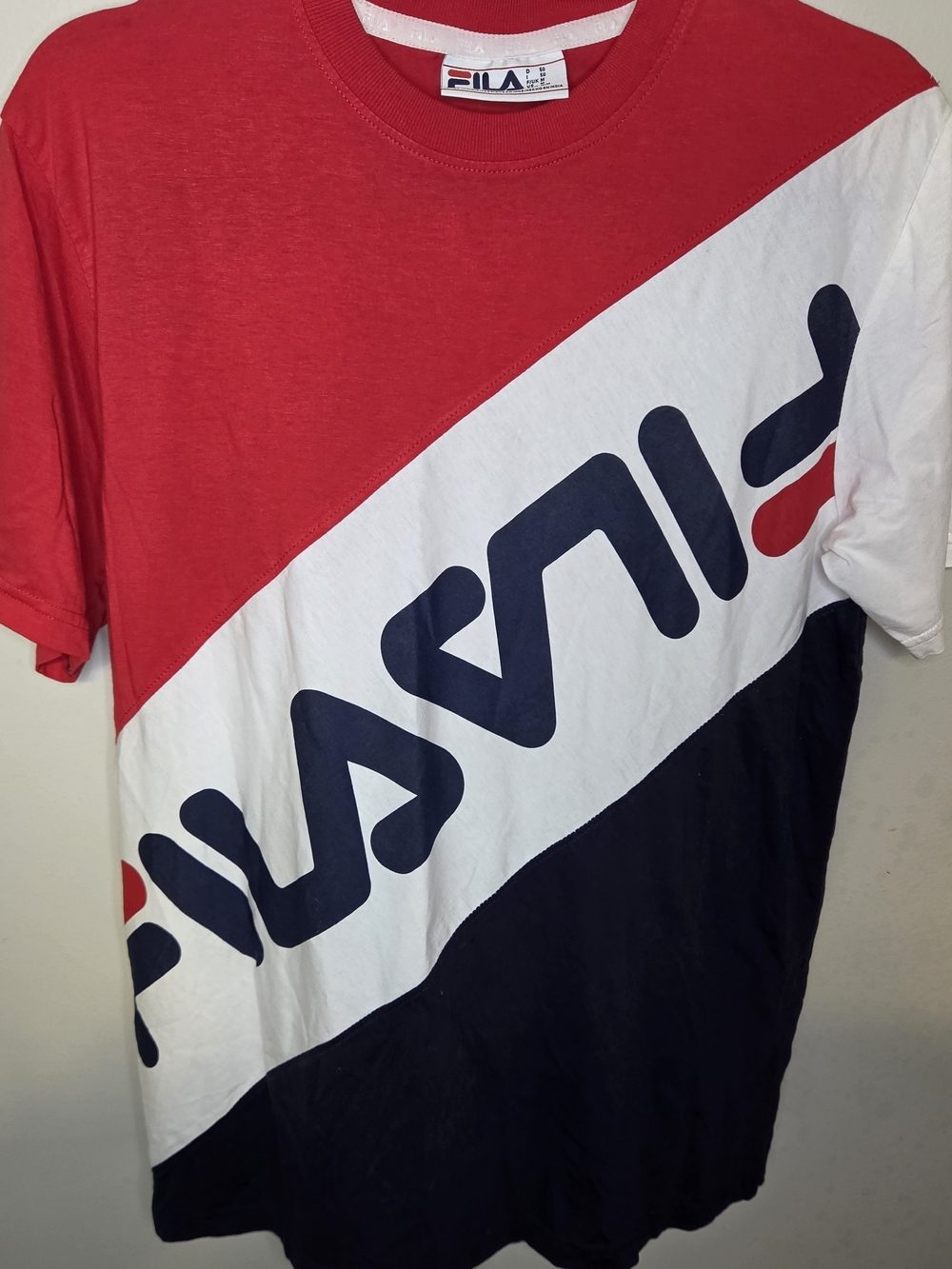 Vintage Fila Men’s Red White Navy Diagonal Colorblock Logo Tee Size Medium
